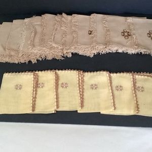 Collection of 18 Vintage Cloth Napkins: